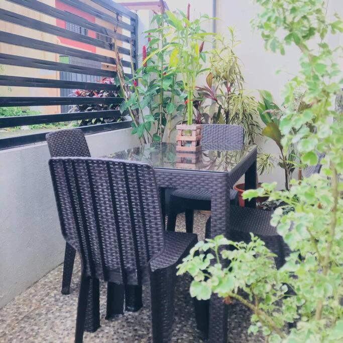 Home Away From Home. Bacolod Exterior photo