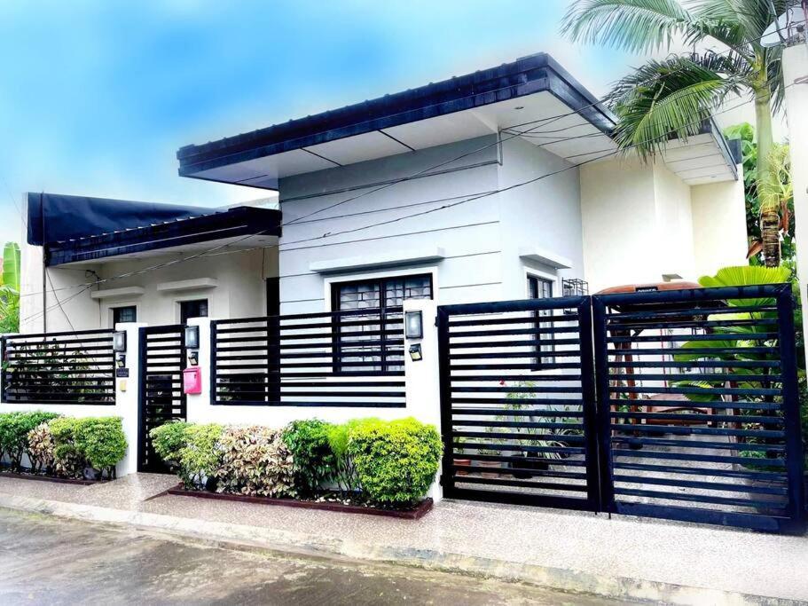 Home Away From Home. Bacolod Exterior photo